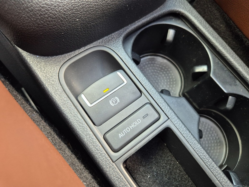1000415683
